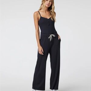 Vuori Pose Henley Jumpsuit black